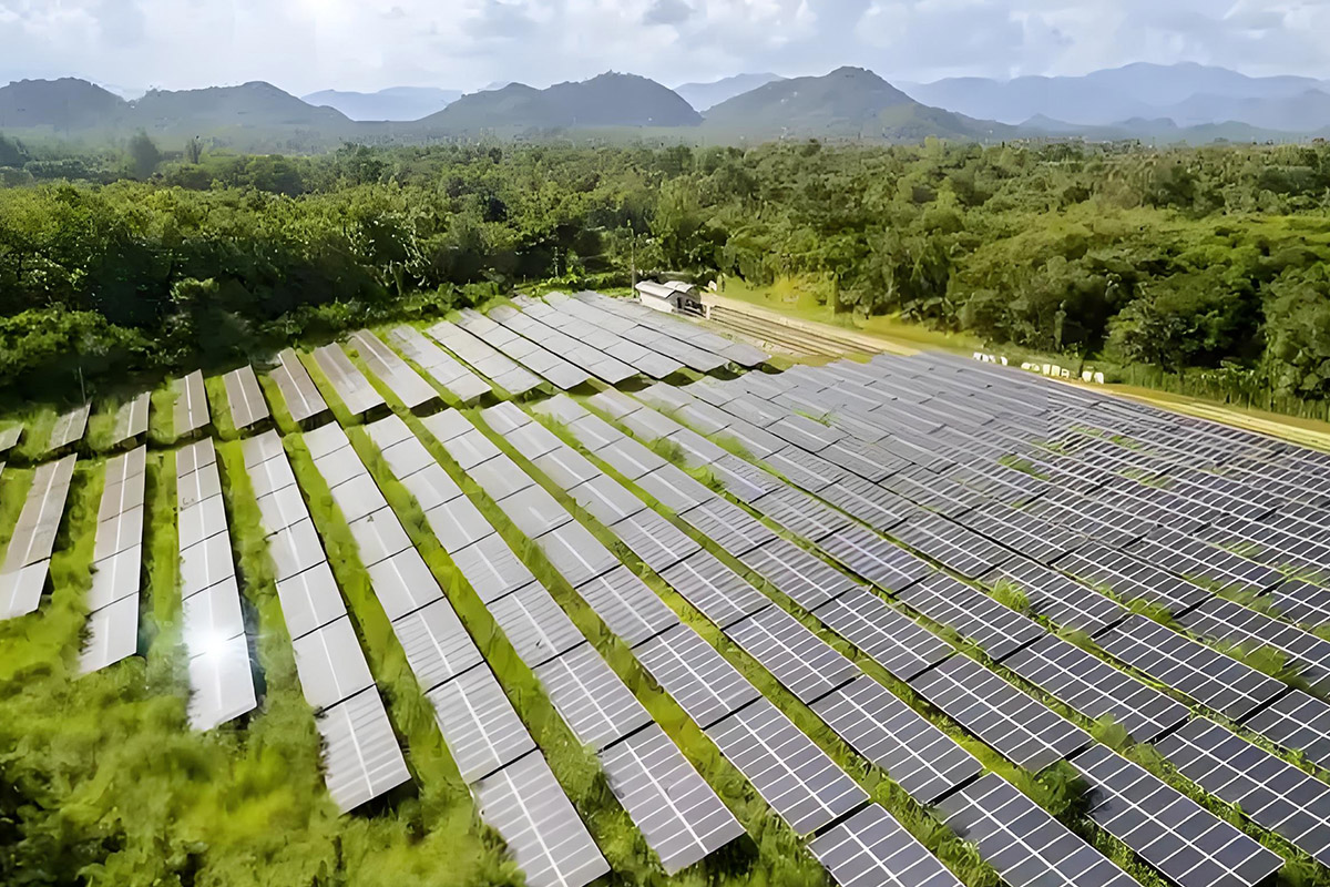 UTILITY-SCALE SOLAR POWER PLANT